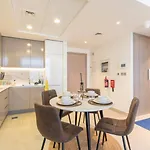 Superb 1Br Apartment Near Crystal Lagoon