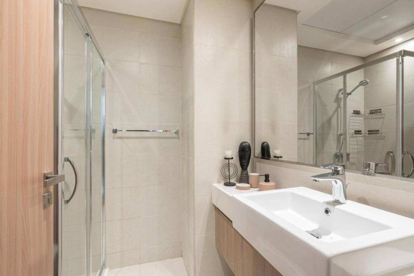 Superb 1br Near Crystal Lagoon Dubai