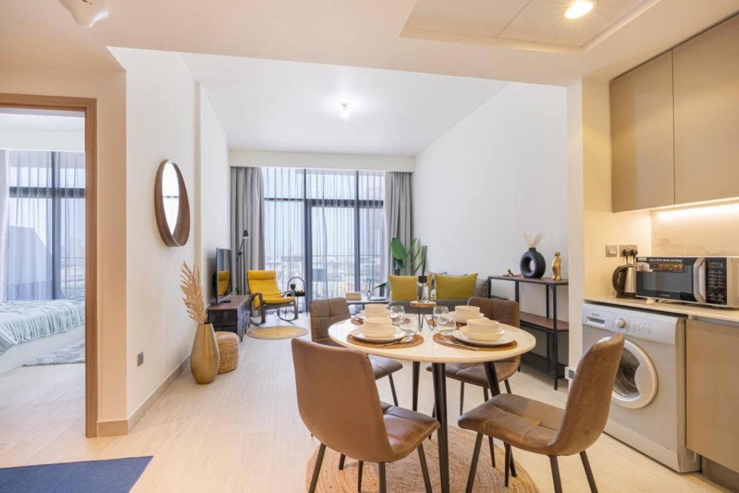 Superb 1br Near Crystal Lagoon Apartment Dubai